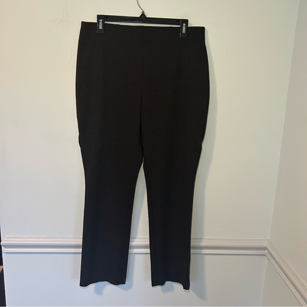 Chico’s Classic Dark Gray Pull-On Short Dress Pants Size 10